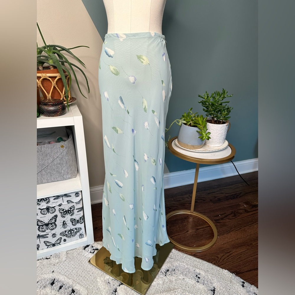 Henri Bendel Vintage Floral Bias Cut Slip Skirt – Size 4 – Made in USA Midi - Picture 2 of 13